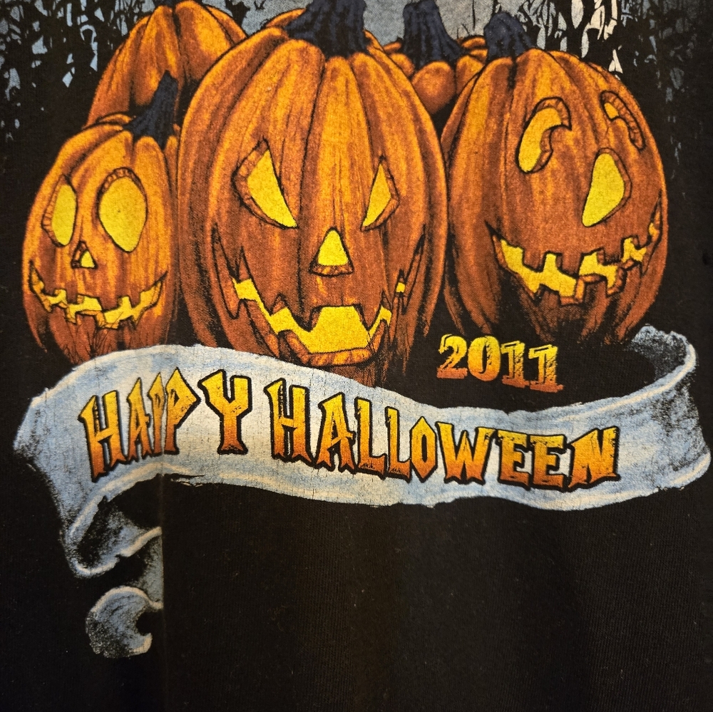 Black Short Sleeve Tee with Halloween Pumpkin Design NWOT - Picture 2 of 4